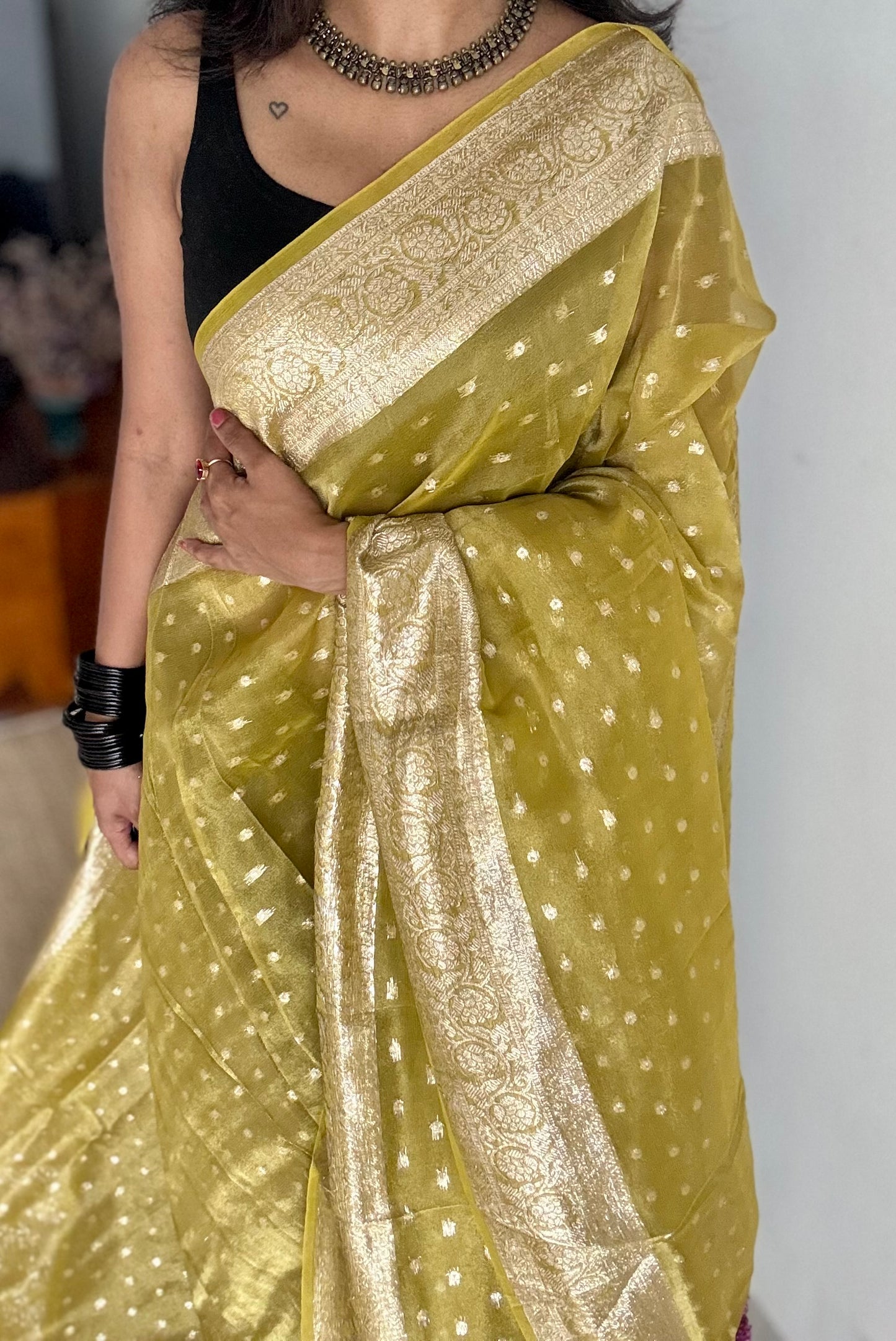 Light green with gold double tone, soft crushed tissue, thread zari - YCDOSFEJUTB10
