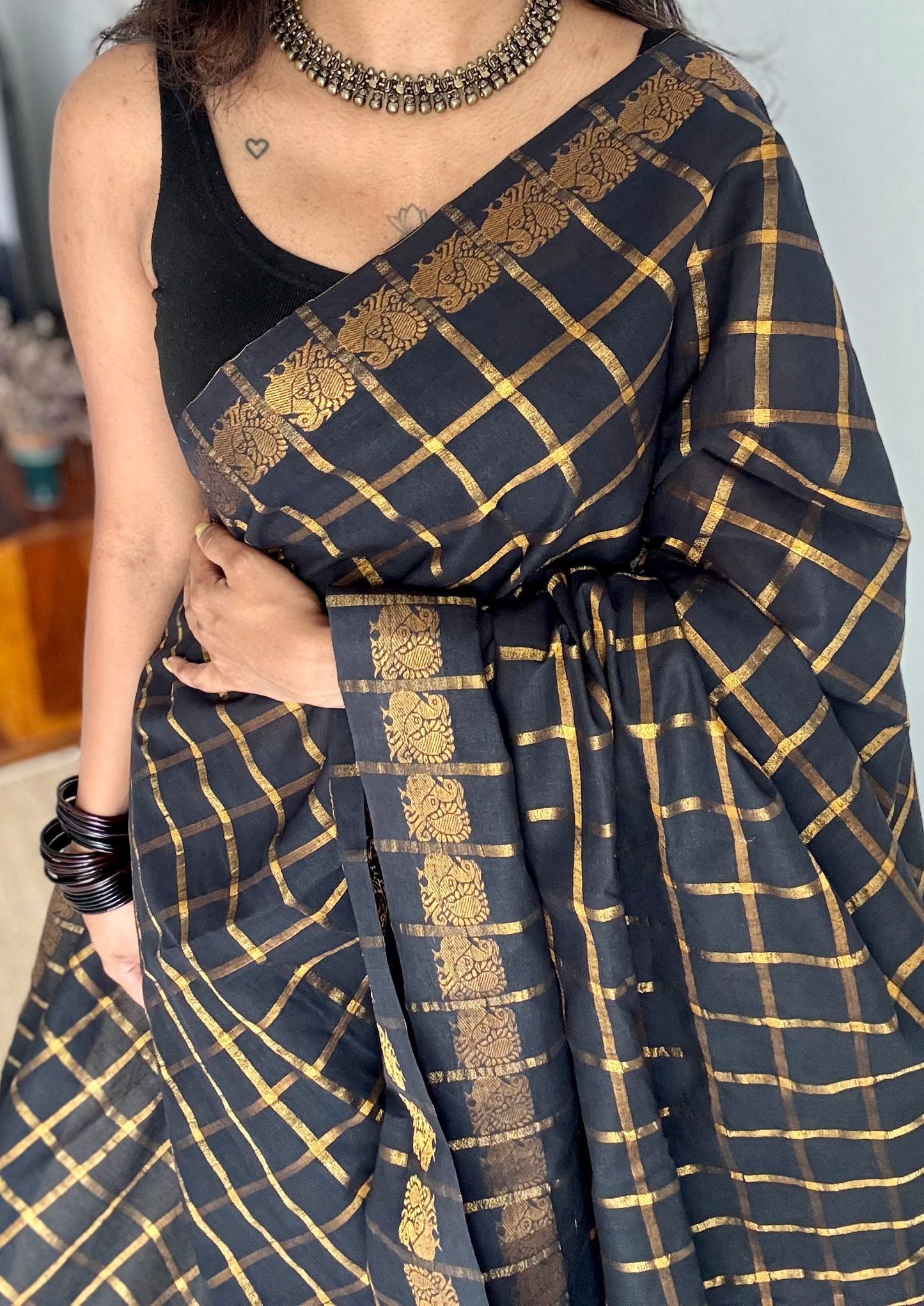 Black pavithra kattam sungudi, madurai cotton - YCCOTNSEMS03