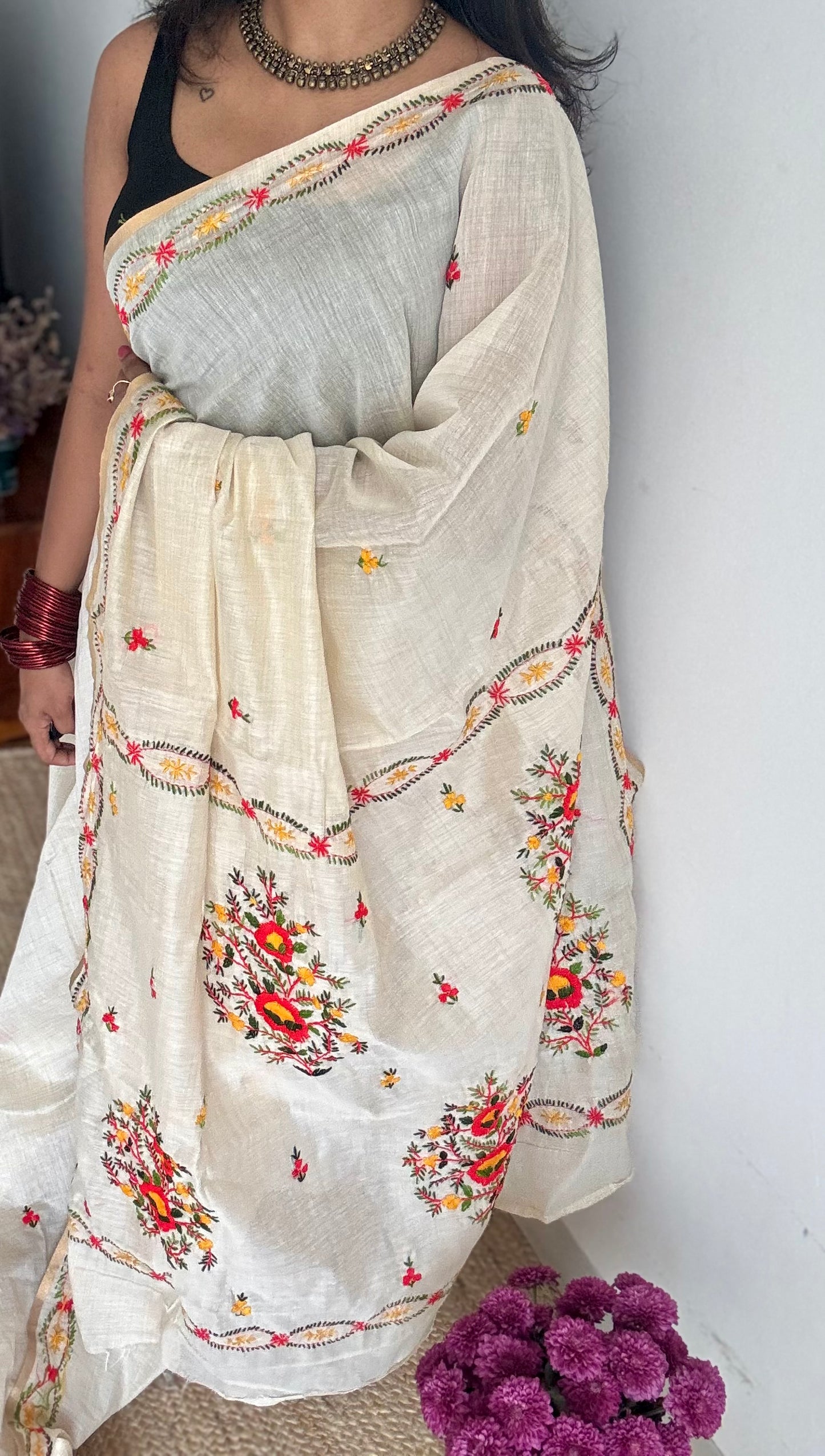 Ivory maheshwari cotton silk blend with bright red floral kantha threadwork - YCBLAUMK09