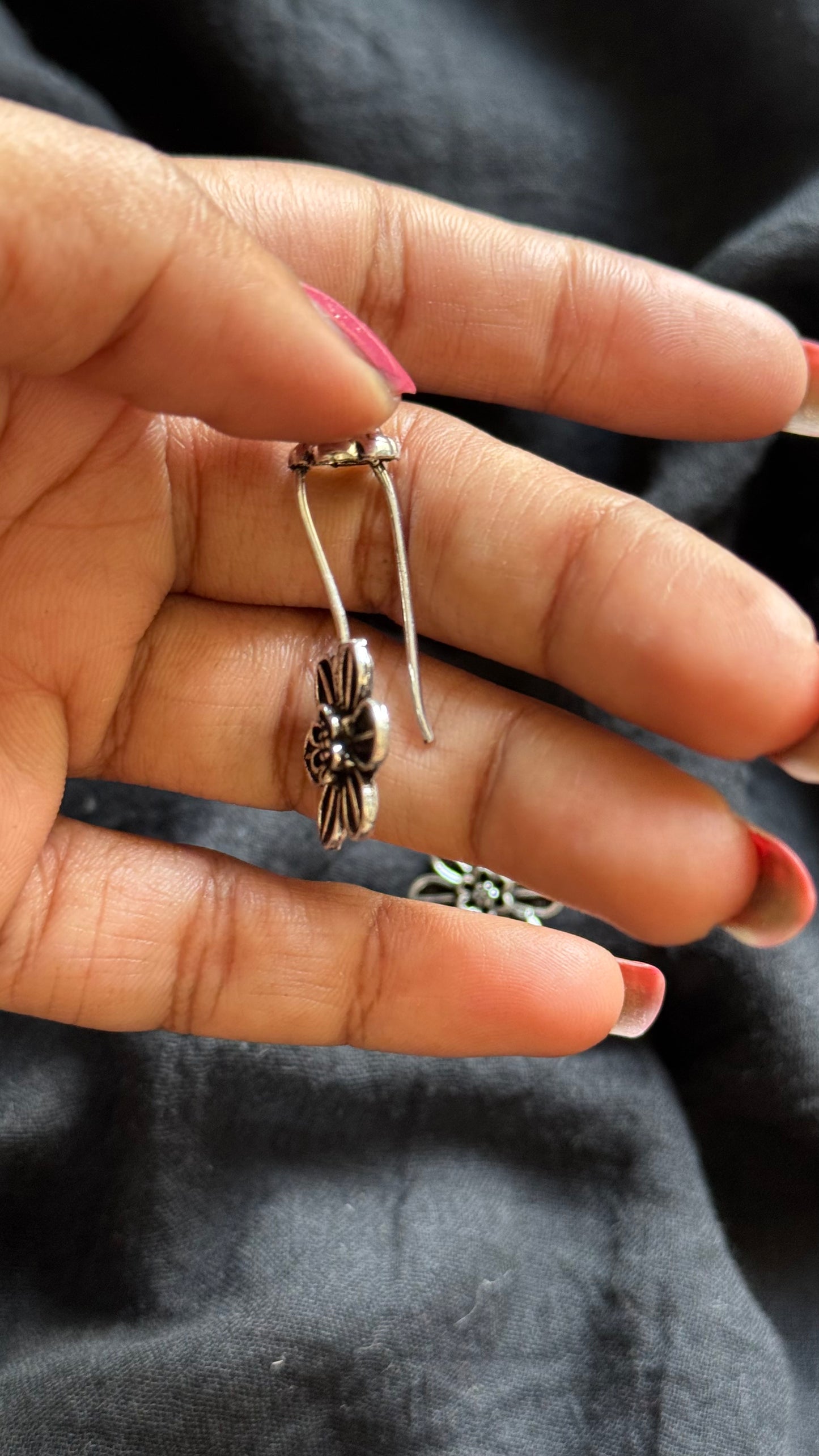 Bugadi clip-on (non pierced), oxidised silver - YCOSEBU520