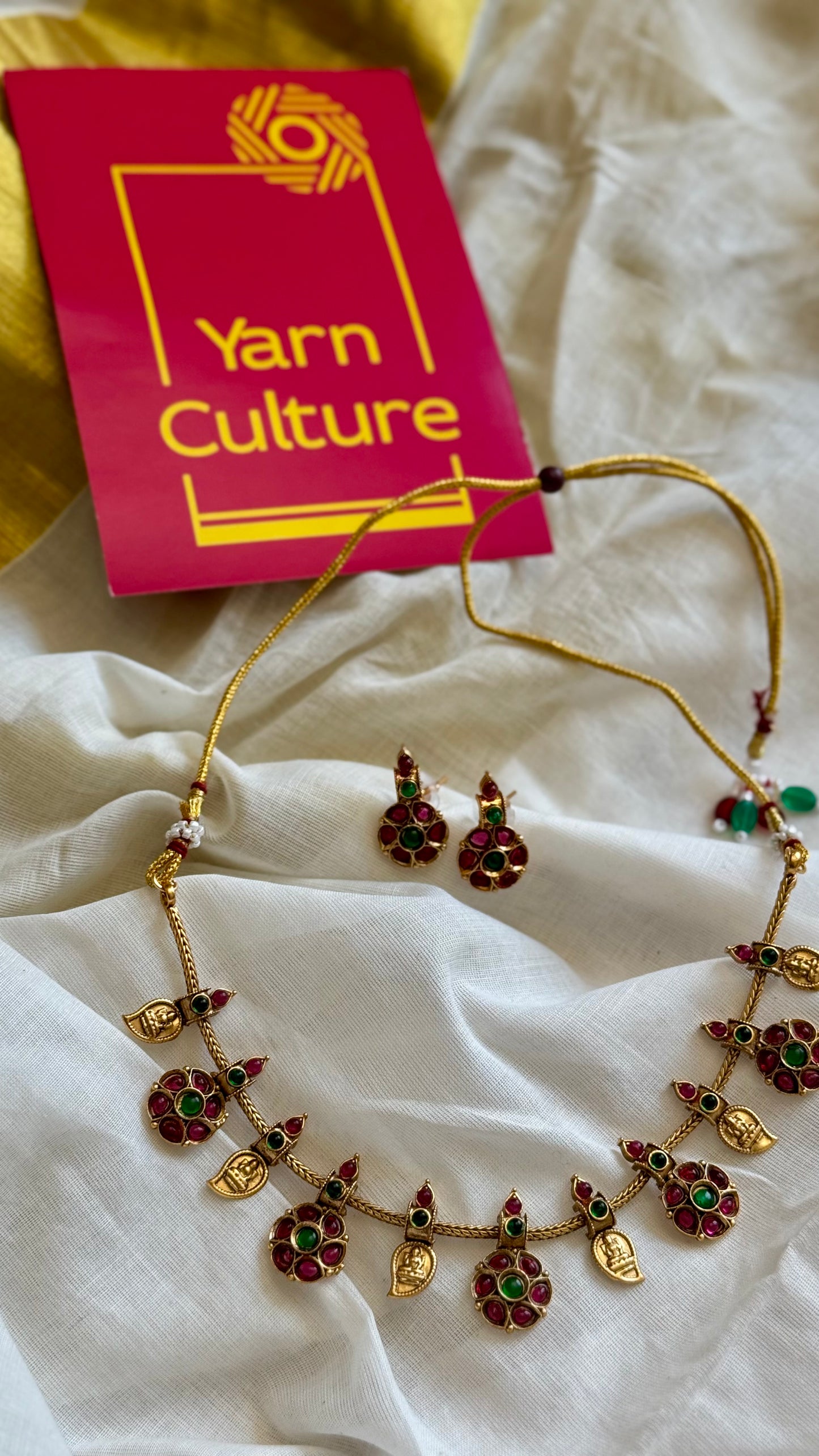 Ruby green kemp floral and coin pendant neckpiece, with earrings - YCGPNP628