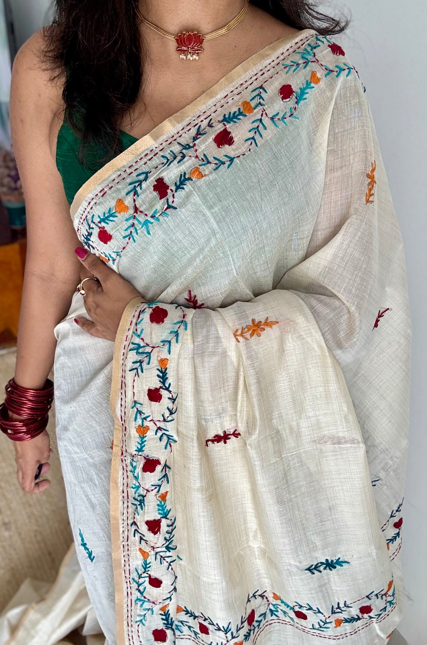 Ivory maheshwari cotton silk blend with red and blue floral kantha threadwork - YCBLJULMK03