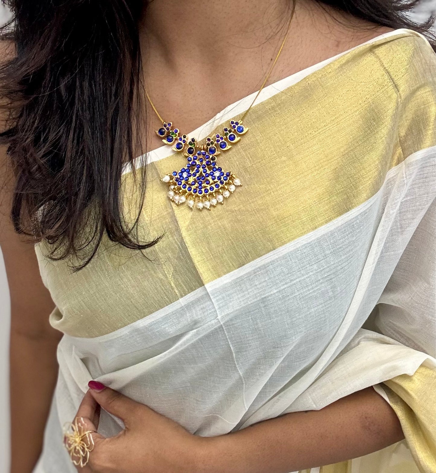 Blue stone pendant necklace