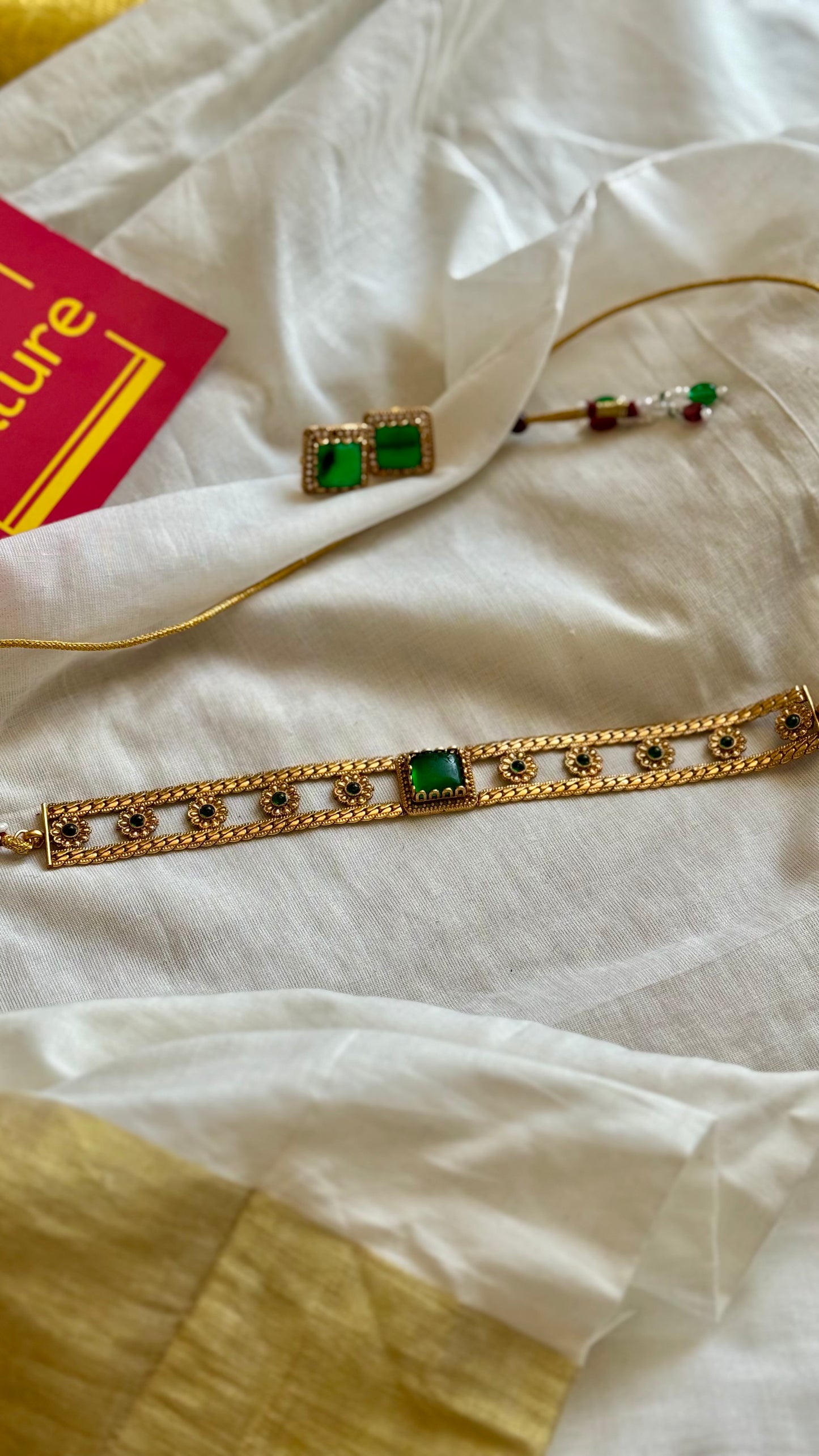 Floral choker neckpiece with green stones, with earrings - YCGPNP673