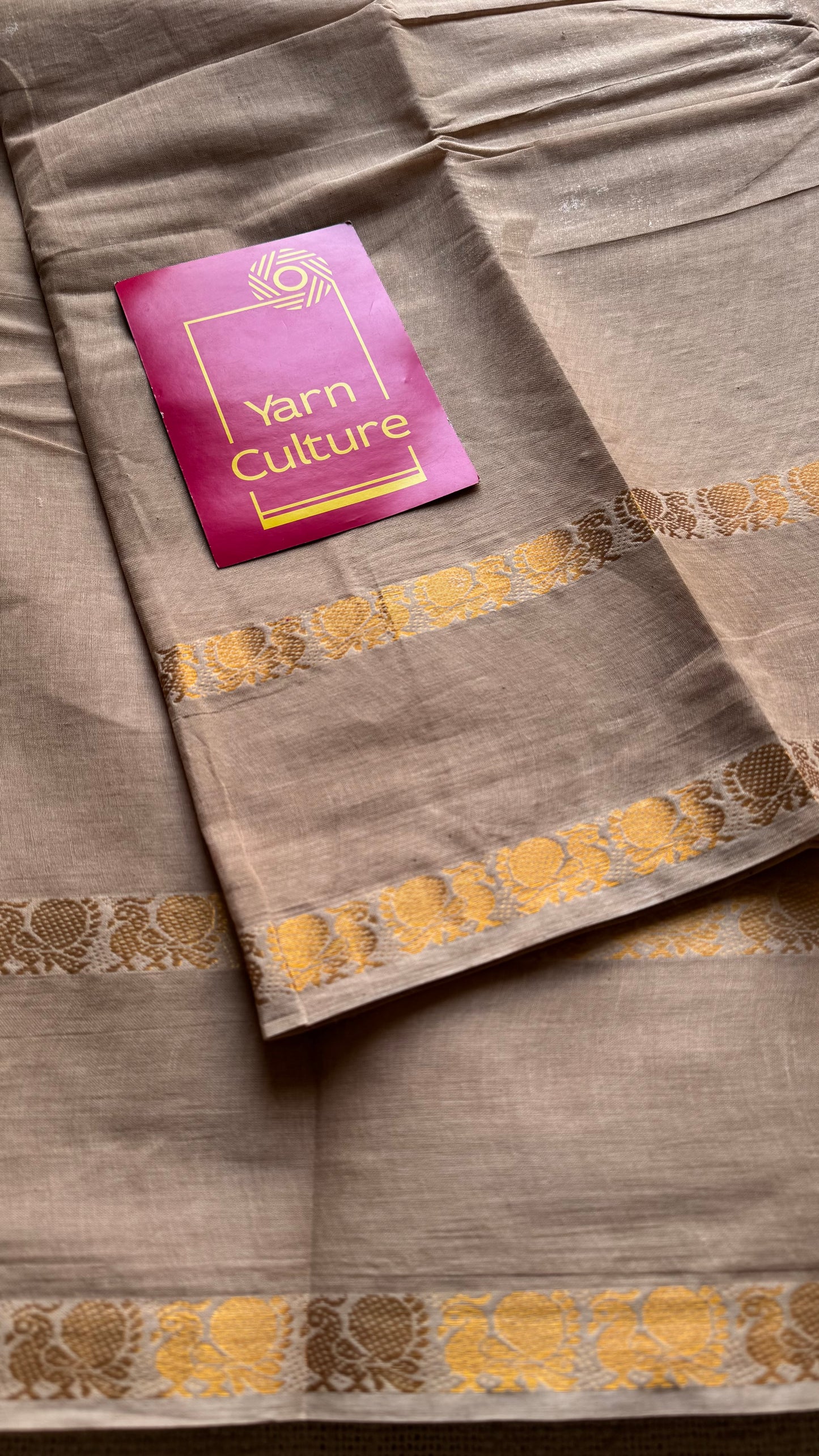 Beige rettaipettu peacock double bordered, kattuchayam dyed madurai cotton saree - YCCOTNMSFE330