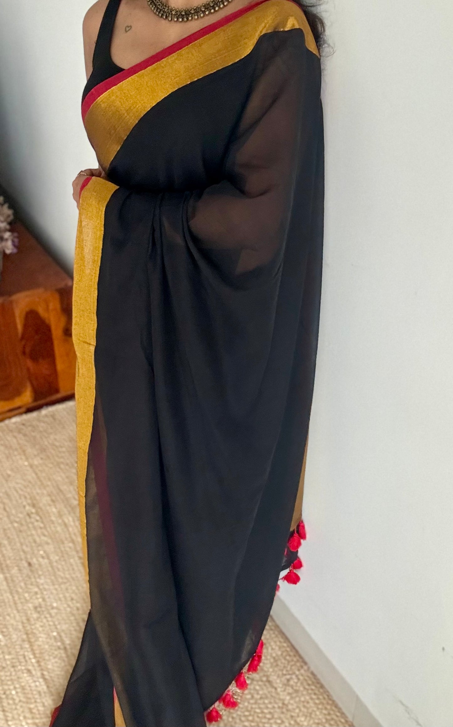 Black mul with antique gold zari border - YCBCMCLSE23