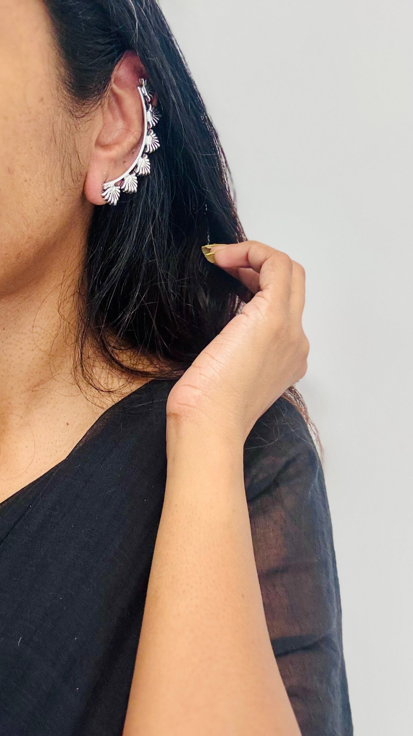 Oxidised silver, patterned earcuff - YCOSEEC304