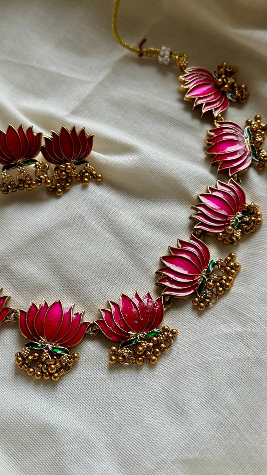 Big lotus pendant in rani pink with earrings - YCAGC168
