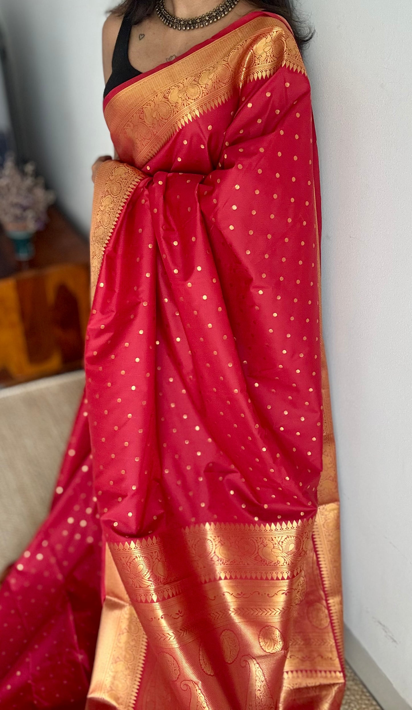 Thousand gold buttas, red, semi-silk - YCCOTNAUSS57