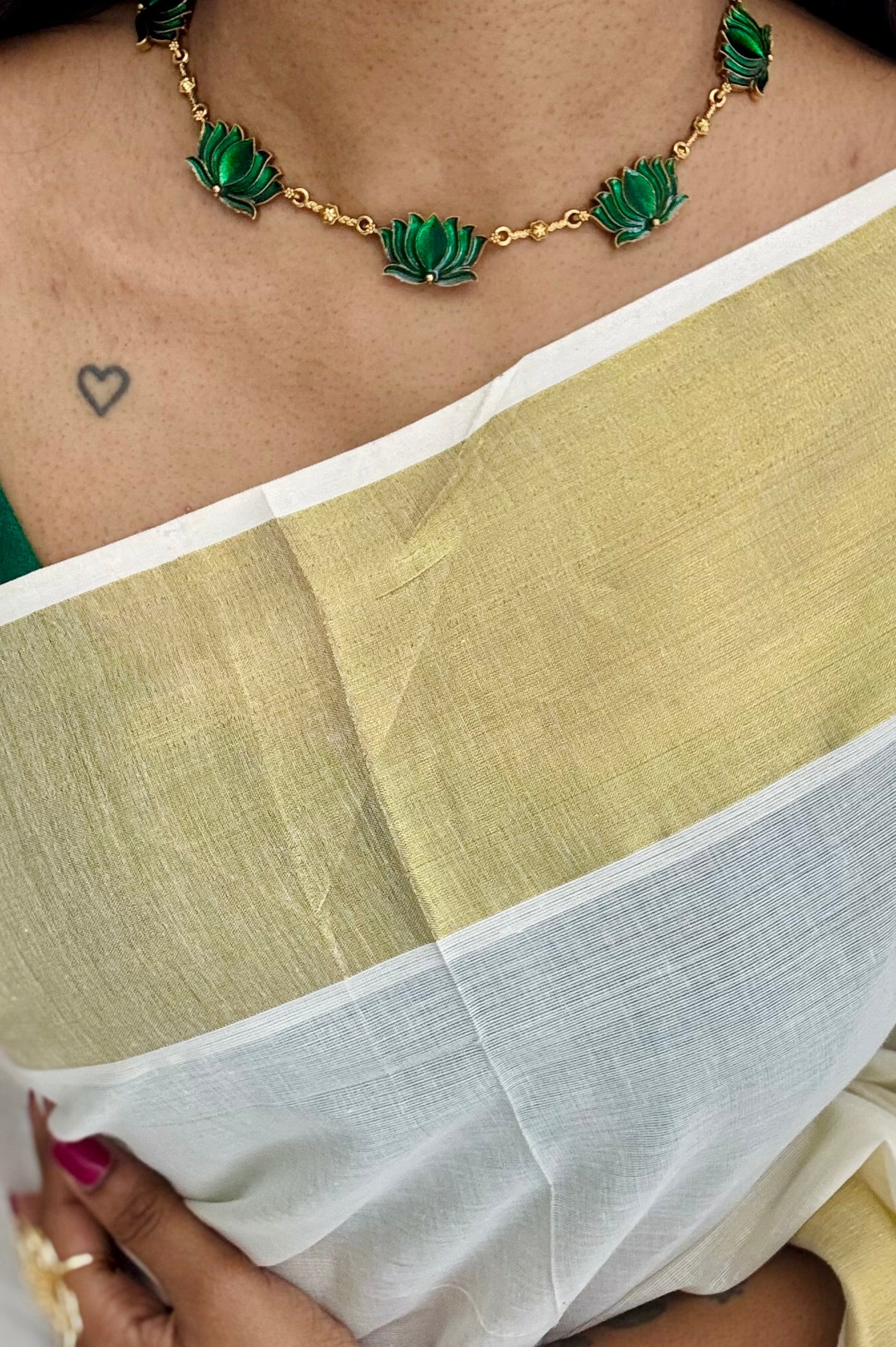 Dark green lotus pendant necklace - YCAGC46