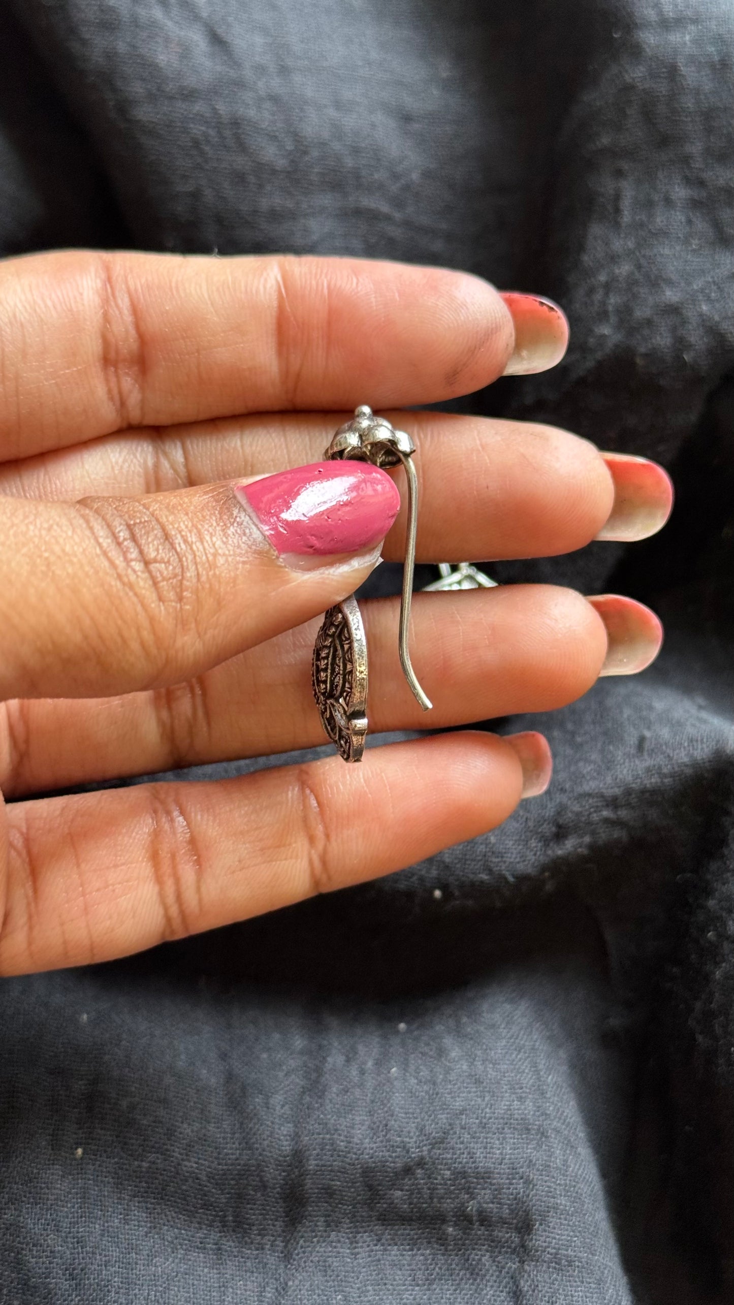 Bugadi clip-on (non pierced), oxidised silver - YCOSEBU536