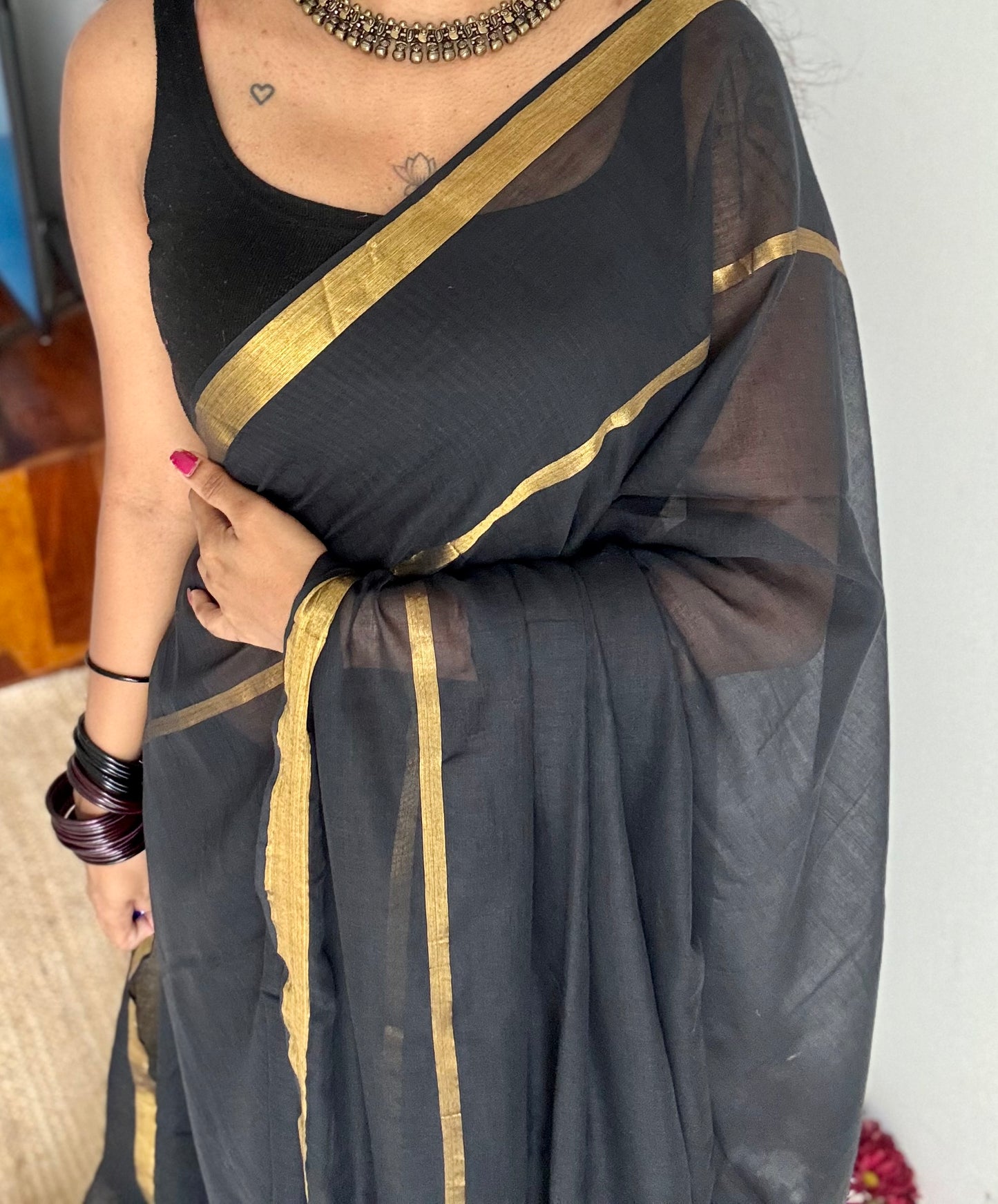 Black mul, antique gold zari, gap border pattern - YCBCMCGZSE69