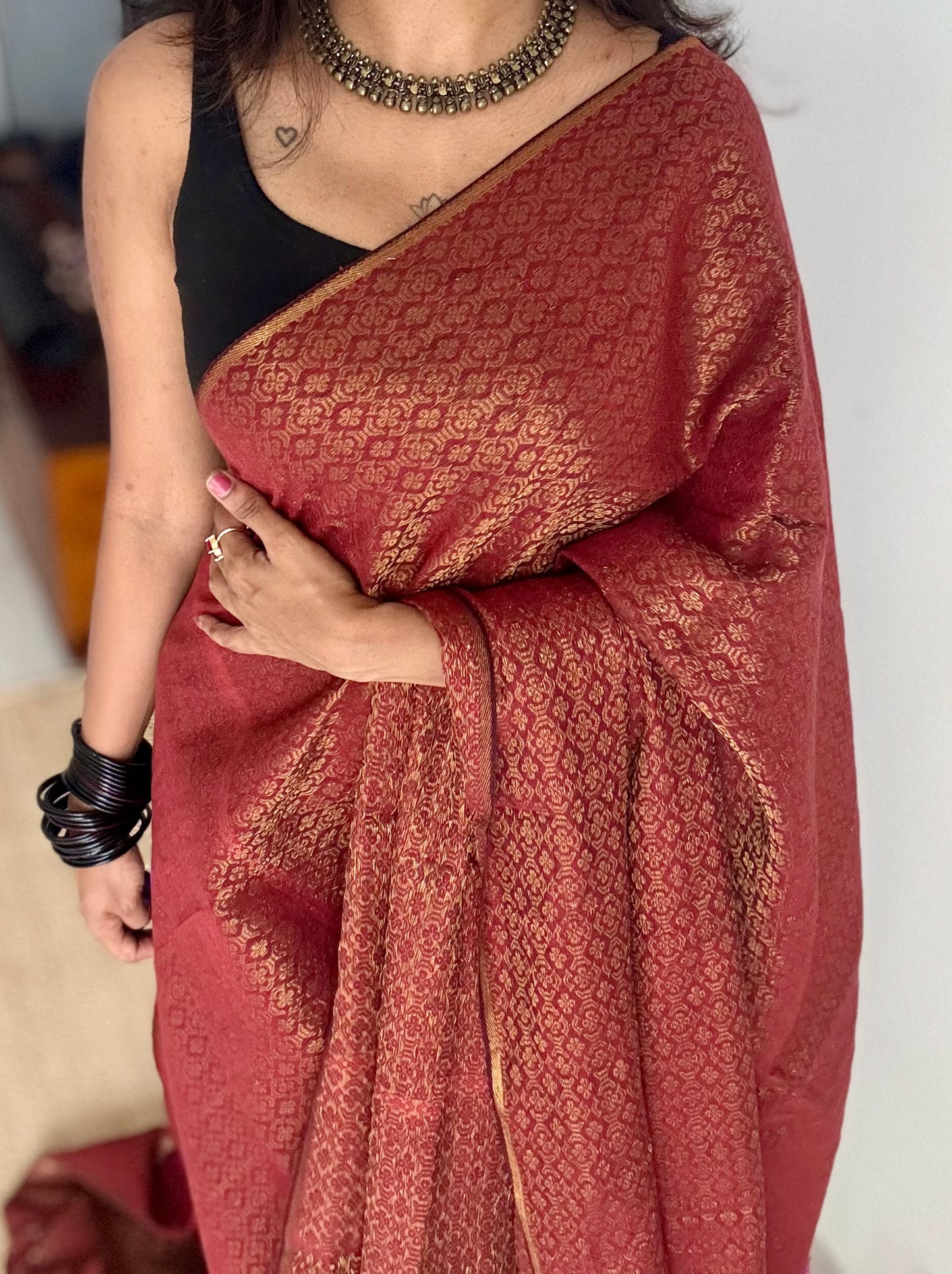 Maroon and gold brocade pattern in mul - YCBCFEJUBM07