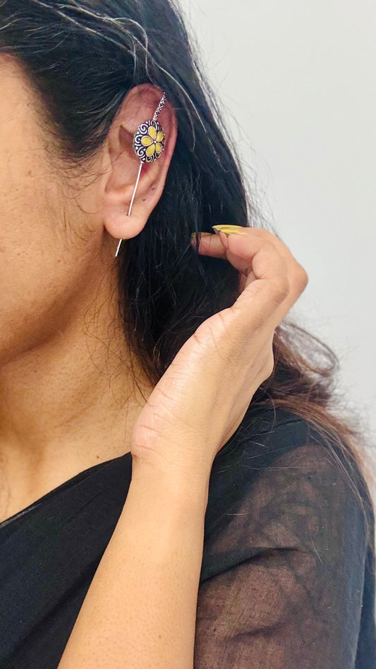 Oxidised silver, yellow stone, round floral earcuff - YCOSEEC298