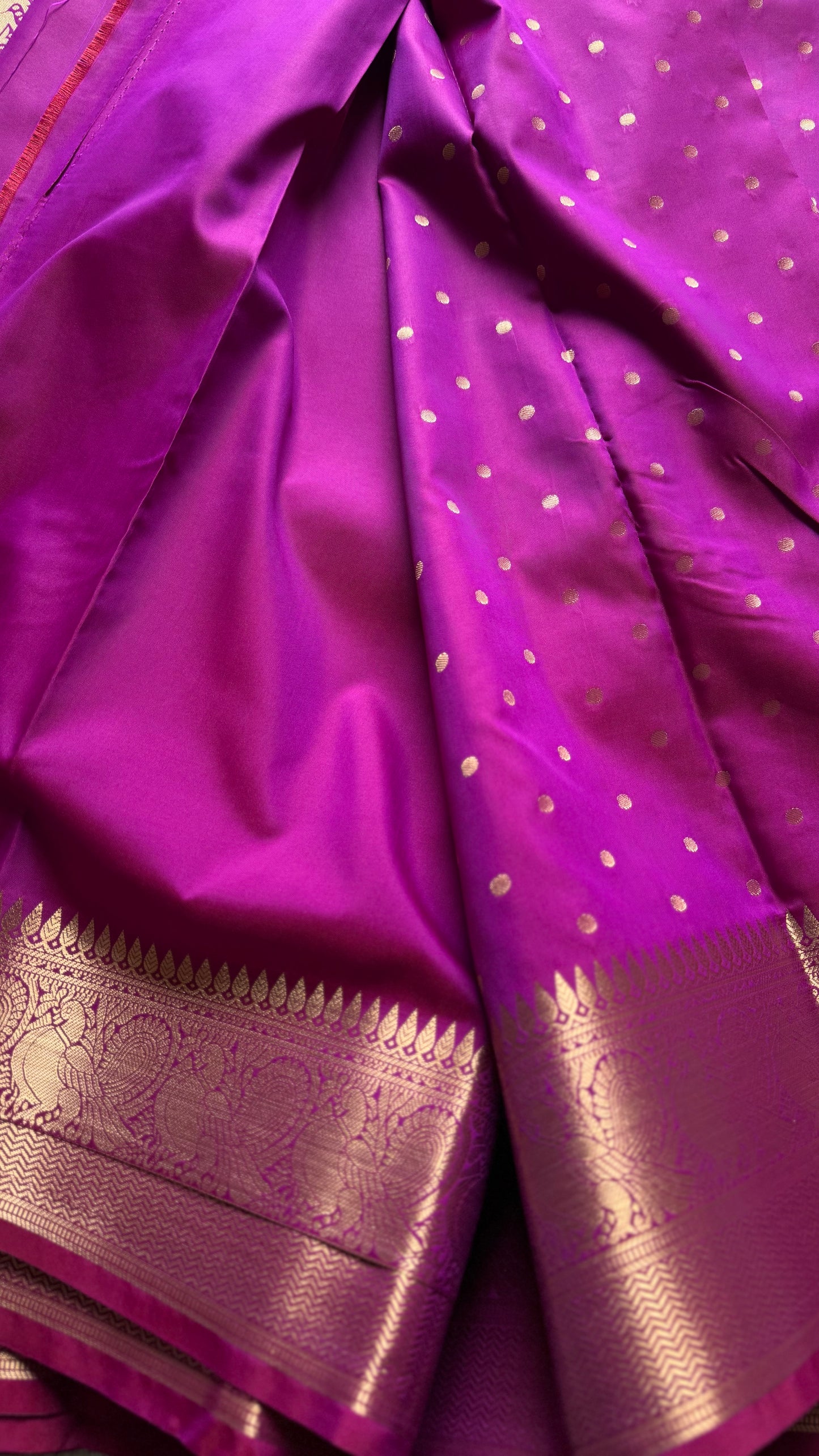 Thousand gold buttas, magenta, semi-silk - YCCOTNAUSS58