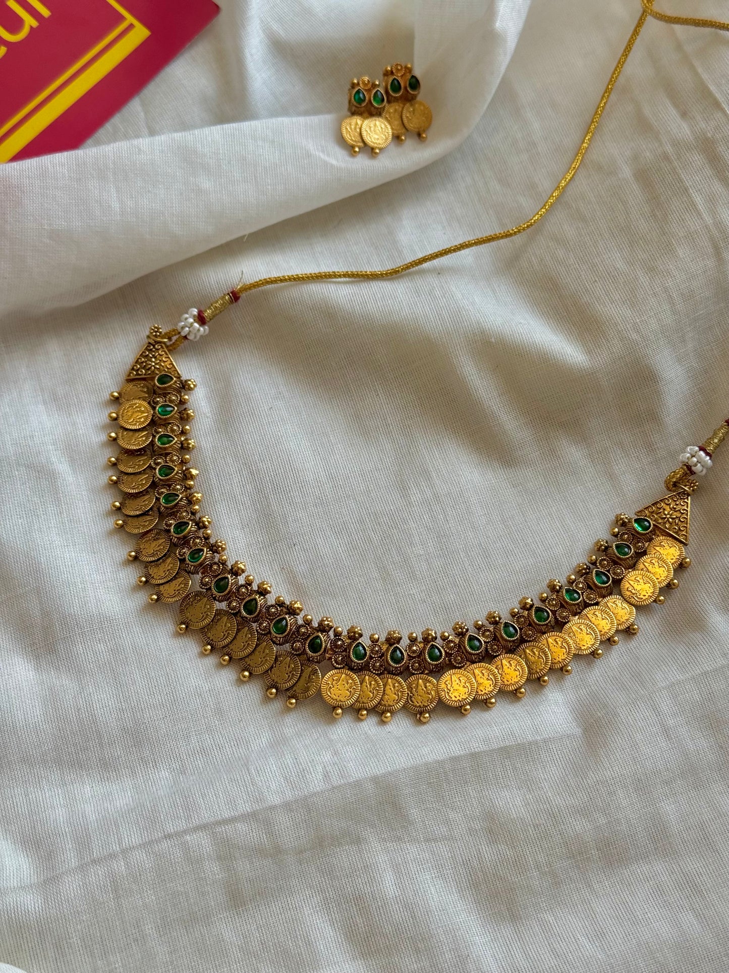 Coin with green stones in drop shape, neckpiece with earrings - YCGPNP670