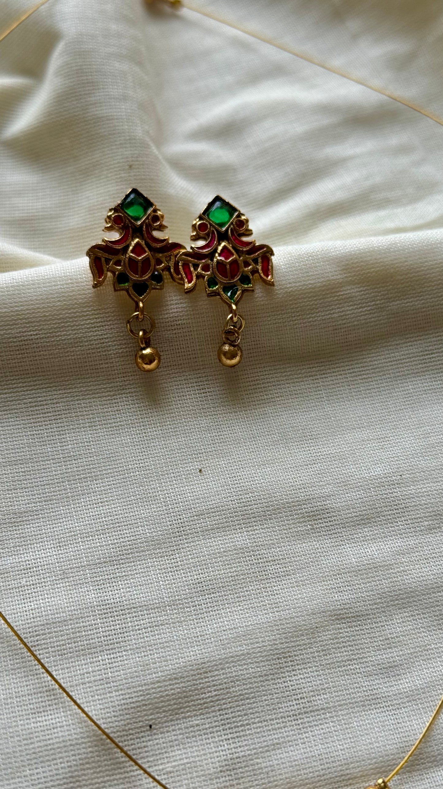 Invisible chain with ruby and green pendant - YCAGNP261