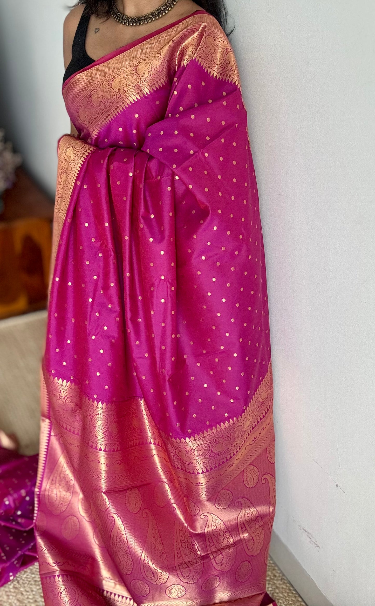 Thousand gold buttas, magenta, semi-silk - YCCOTNAUSS58