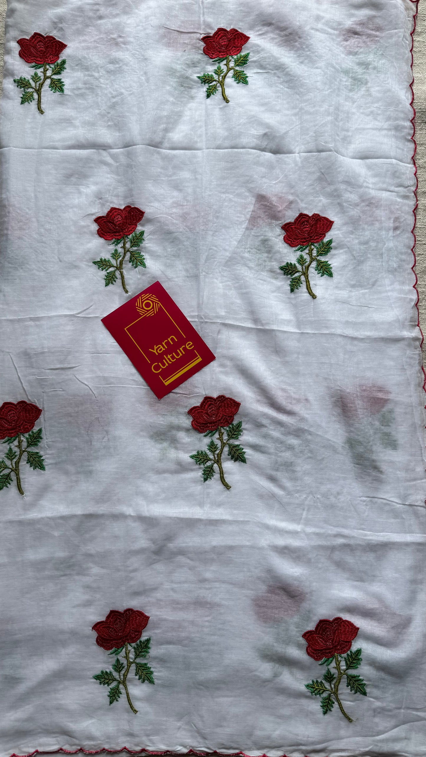 White with red roses, scalloped border, mul cotton - YCBCJULSC01