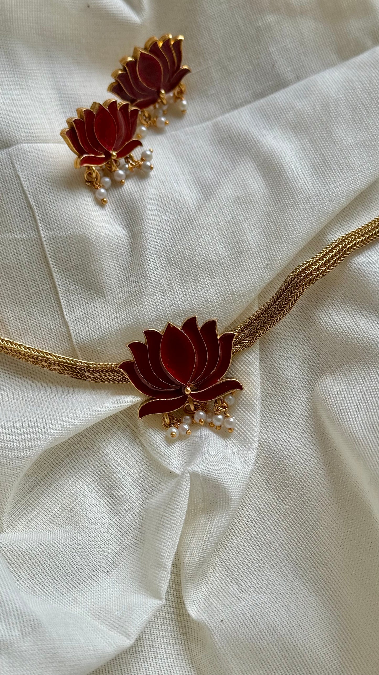 Red lotus attigai with earrings - YCAGC123