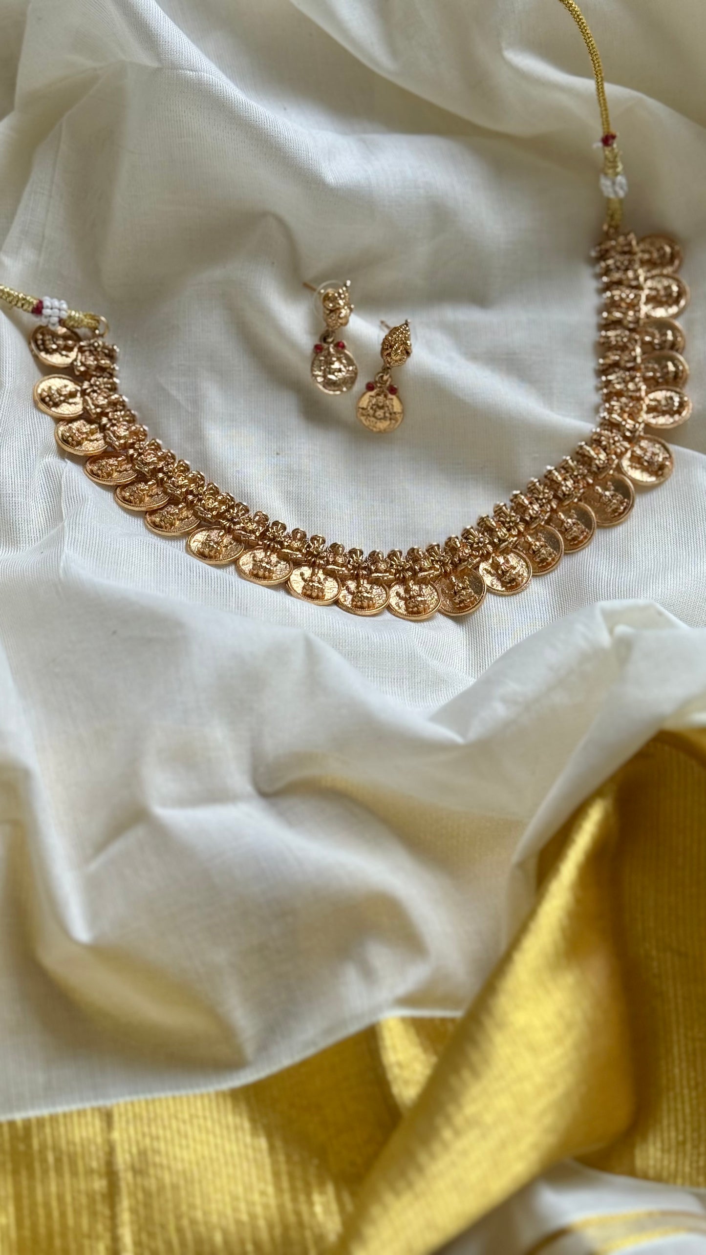 Coin necklace with small pearl and stud earrings - YCAGC130