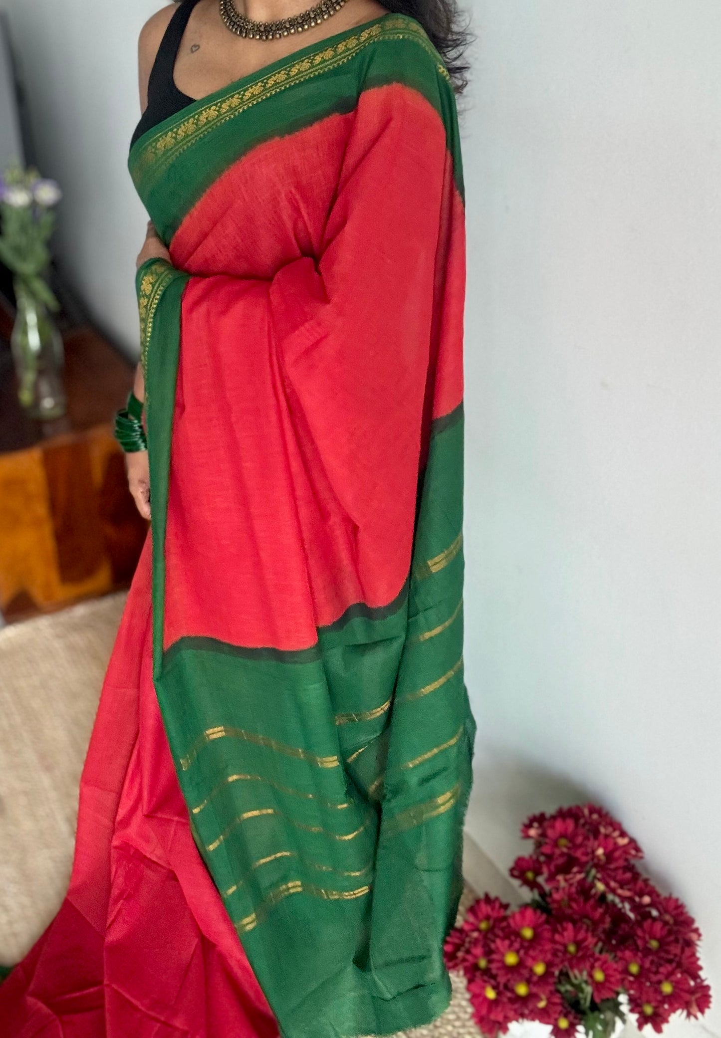 Red with green border sungudi, kattuchayam dyed, madurai cotton - YCCOTNSEMS101