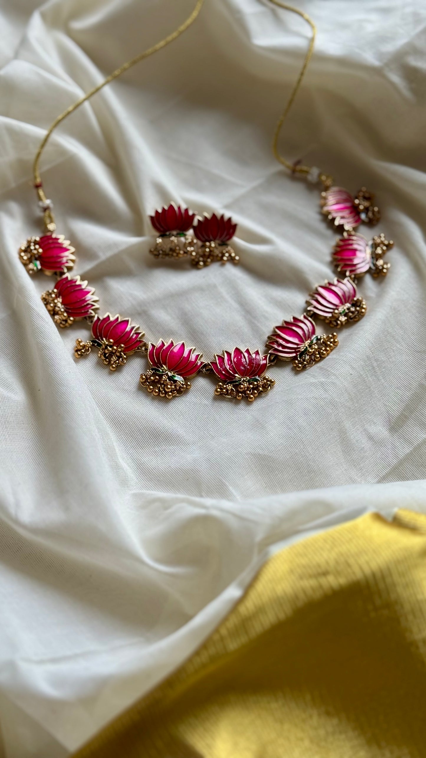 Big lotus pendant in rani pink with earrings - YCAGC168