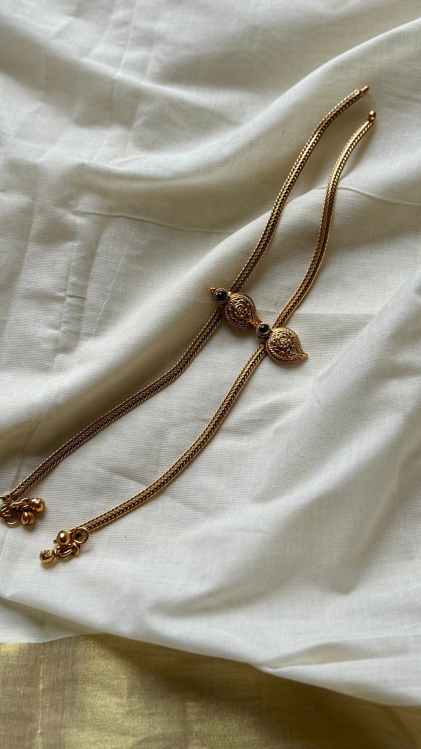 Antique gold anklet with mango motif - YCBAN244