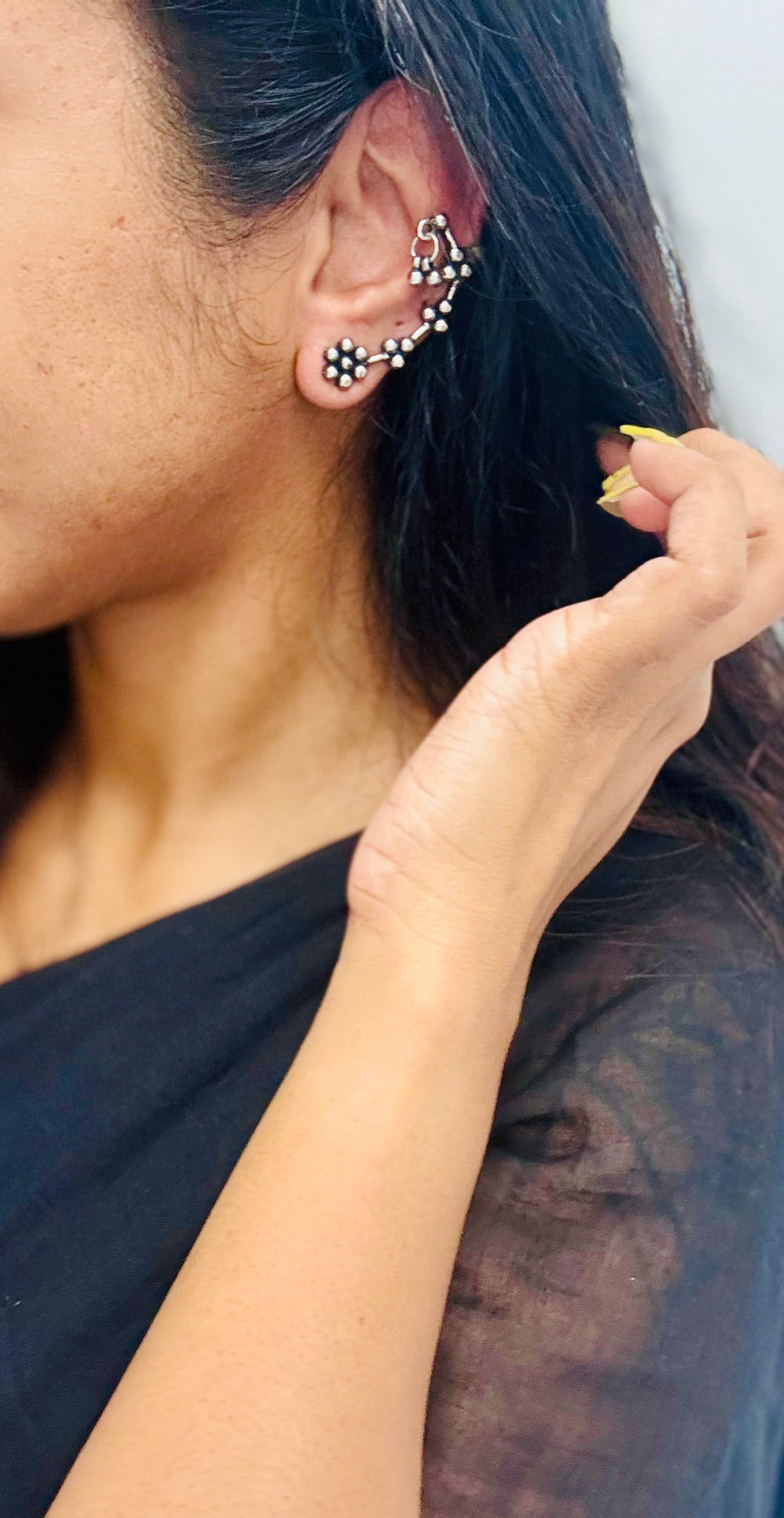Oxidised silver, floral patterned earcuff - YCOSEEC292