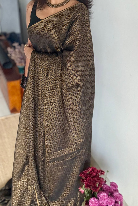 Black and gold brocade pattern in mul - YCBCFEJUBM12