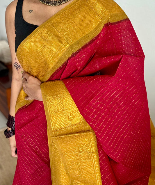 Red with light green contrast zari checkered sungudi, kattuchayam dyed madurai cotton - YCCOTNJU23