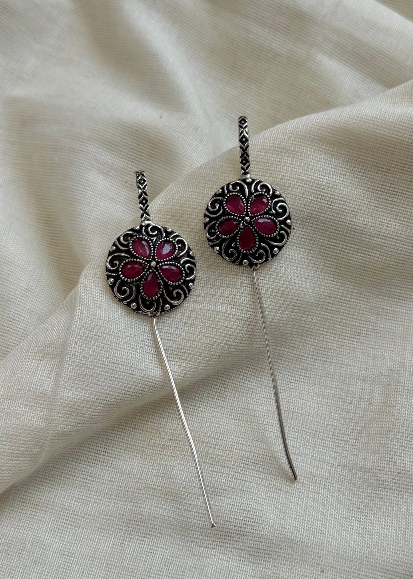 Oxidised silver, maroon stone, round floral earcuff - YCOSEEC297