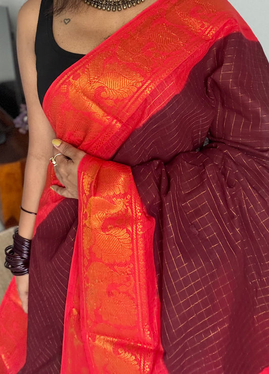 Maroon with chilli red contrast, zari checkered sungudi, kattuchayam dyed madurai cotton - YCCOTNMSFE334