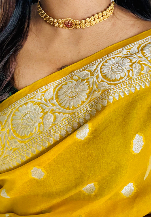 Double layered coin neckpiece with red lotus pendant, with earrings - YCGPNP624