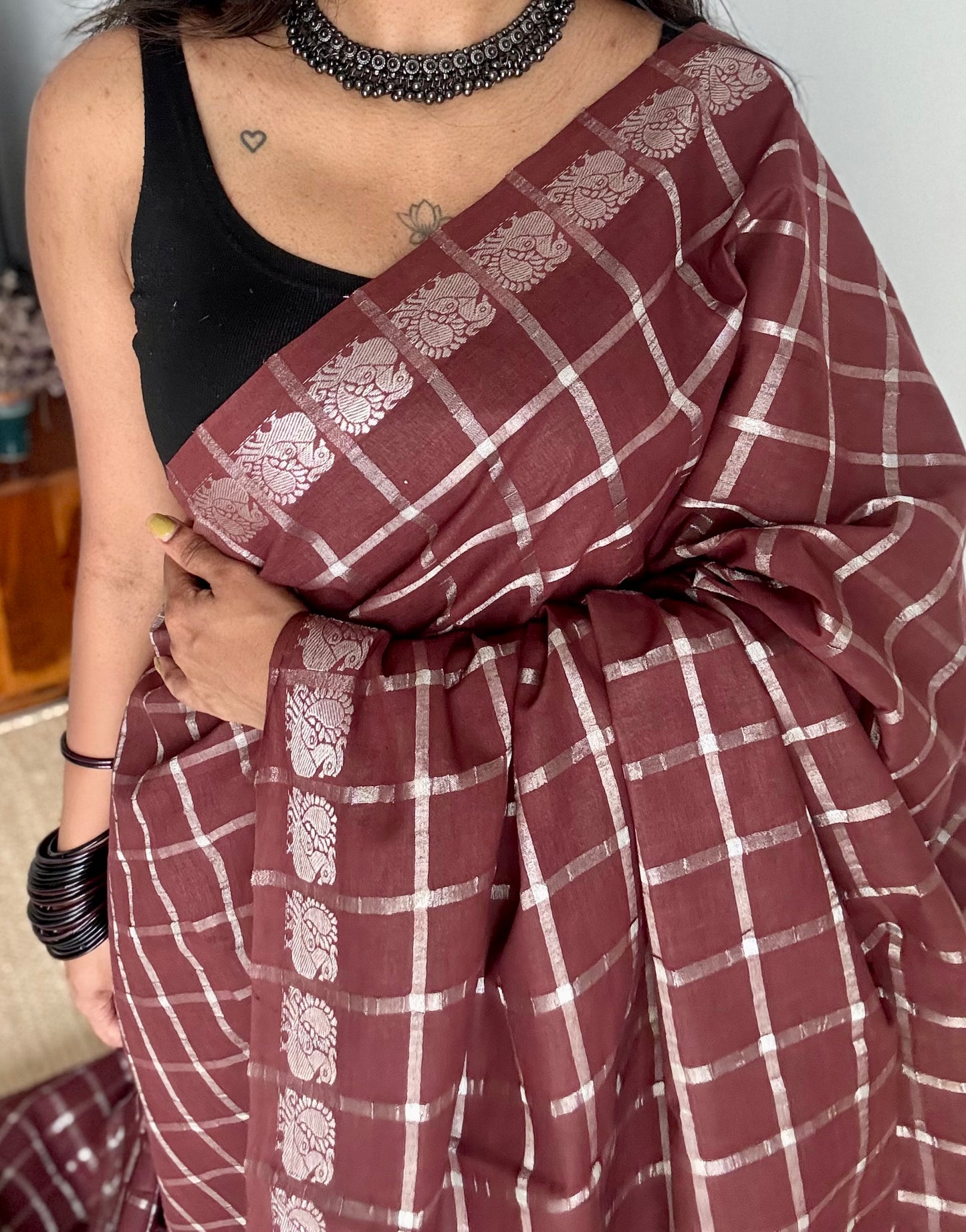 Brown silver pavithra kattam sungudi, madurai cotton - YCCOTNSEMS11