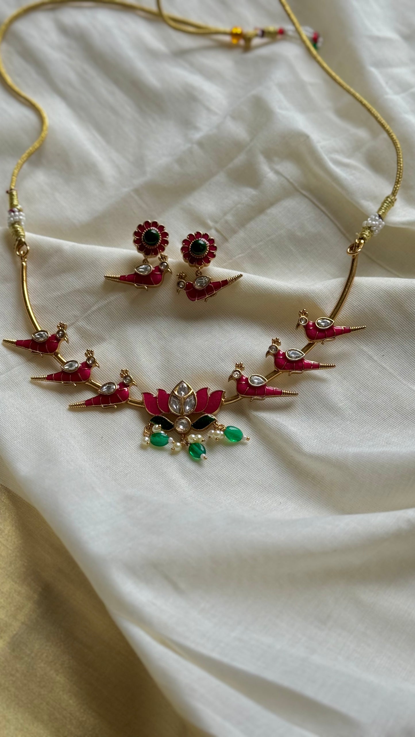 Parrot lotus hasli neckpiece, with earrings - YCAGC241