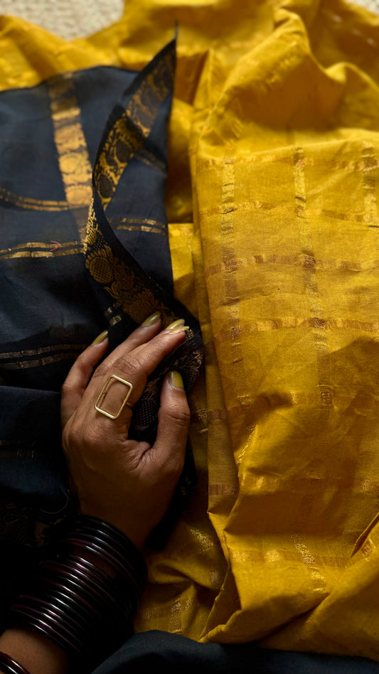 Karumani (கருமணி) : black with ginger yellow, sungudi cotton - YCENOID05