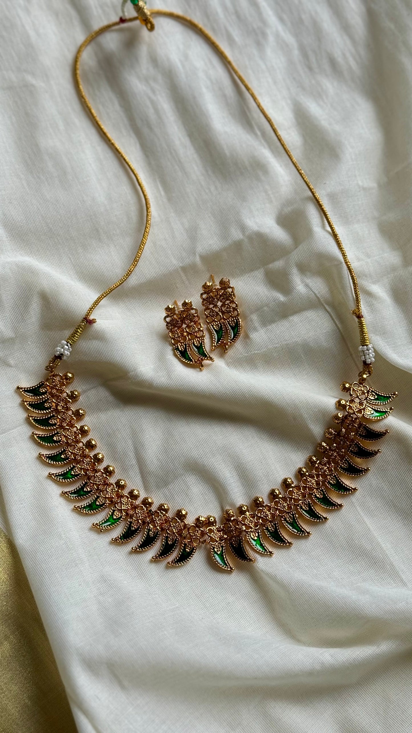 Green palakka neckpiece, with earrings - YCAGC239