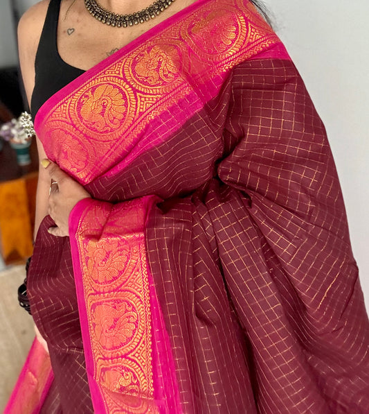 Dark maroon with hot pink checkered sungudi, madurai cotton - YCCOTNSUDE41