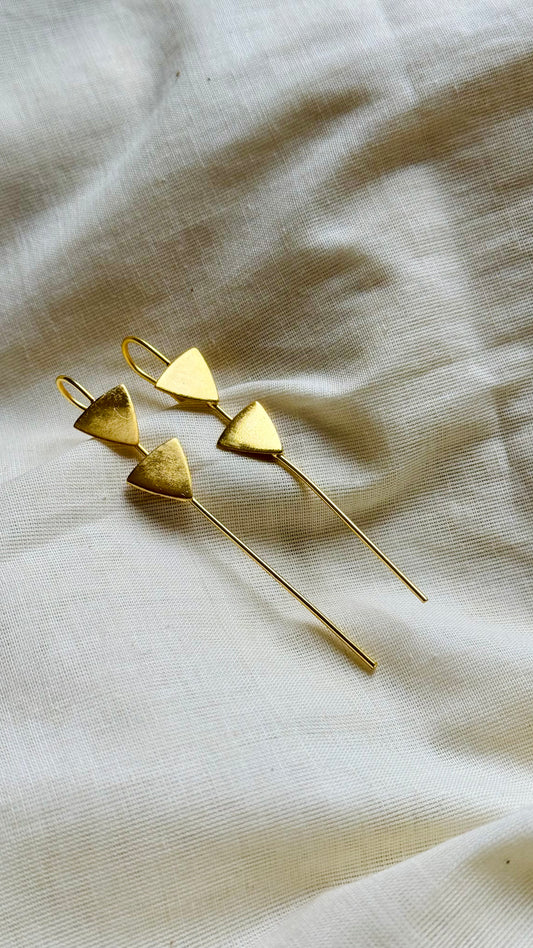 Gold plated earcuff, triangle - YCGPECF420
