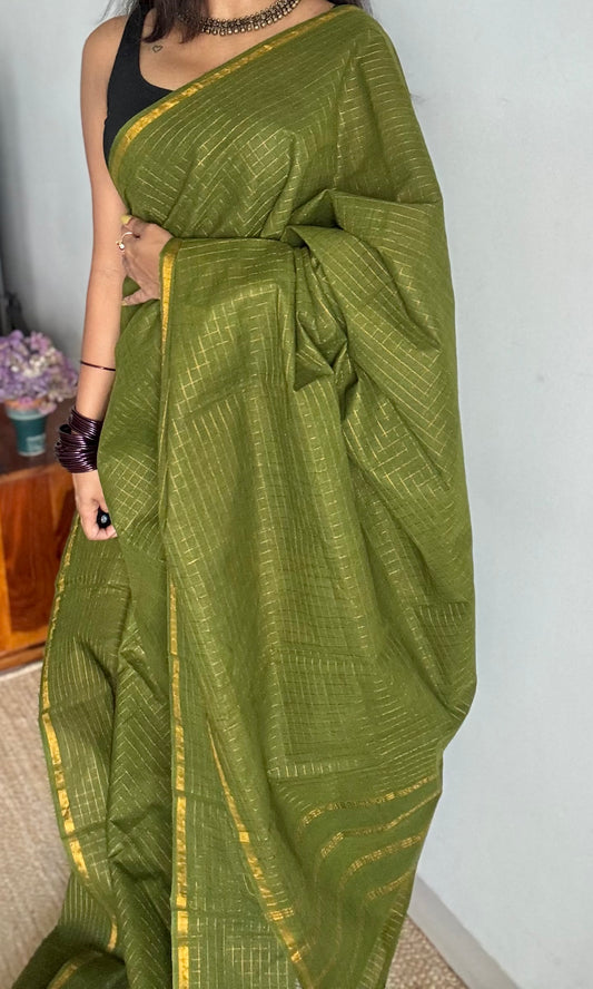 Olive green mini kattam kattuchayam dyed madurai cotton saree - YCCOTNMSFE105