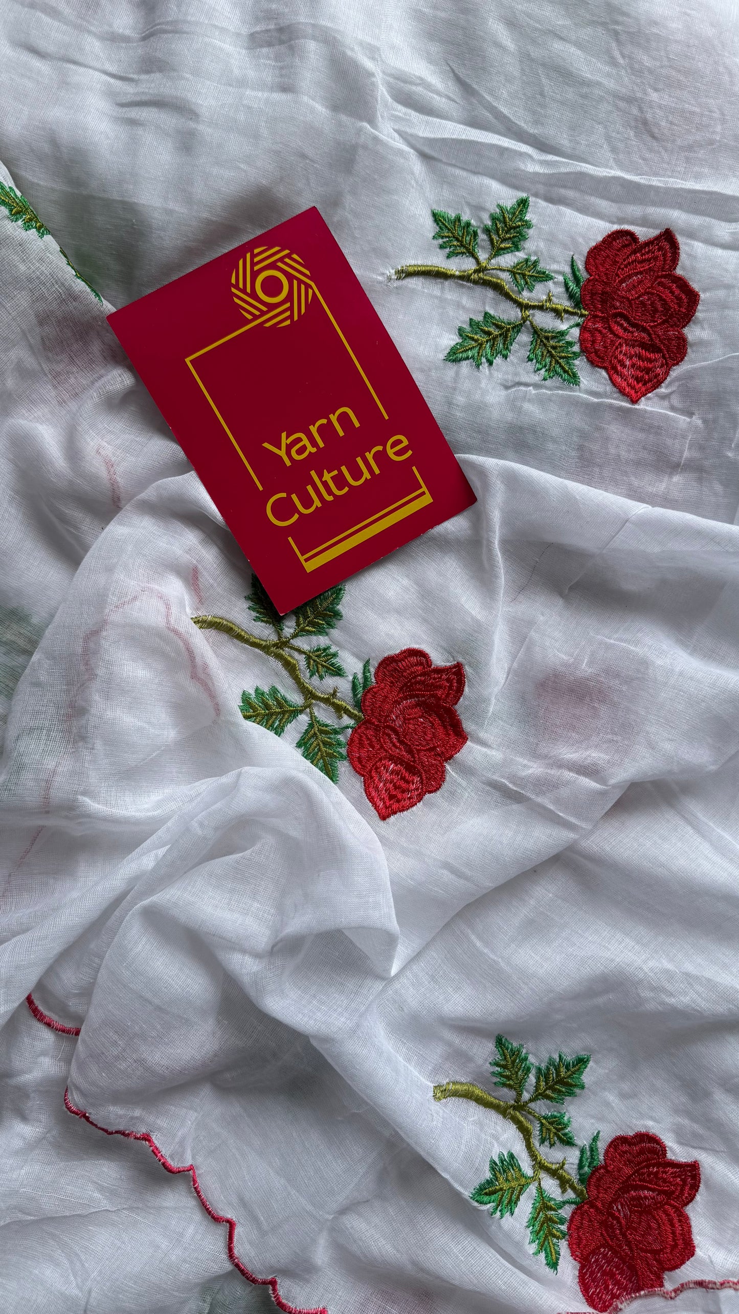 White with red roses, scalloped border, mul cotton - YCBCJULSC01