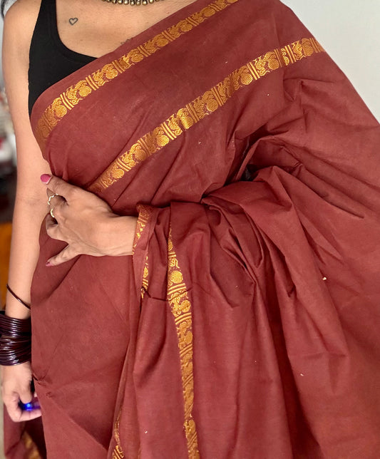 Brown rettaipettu peacock gap border, kattuchayam dyed madurai cotton saree - YCCOTNMSAP96