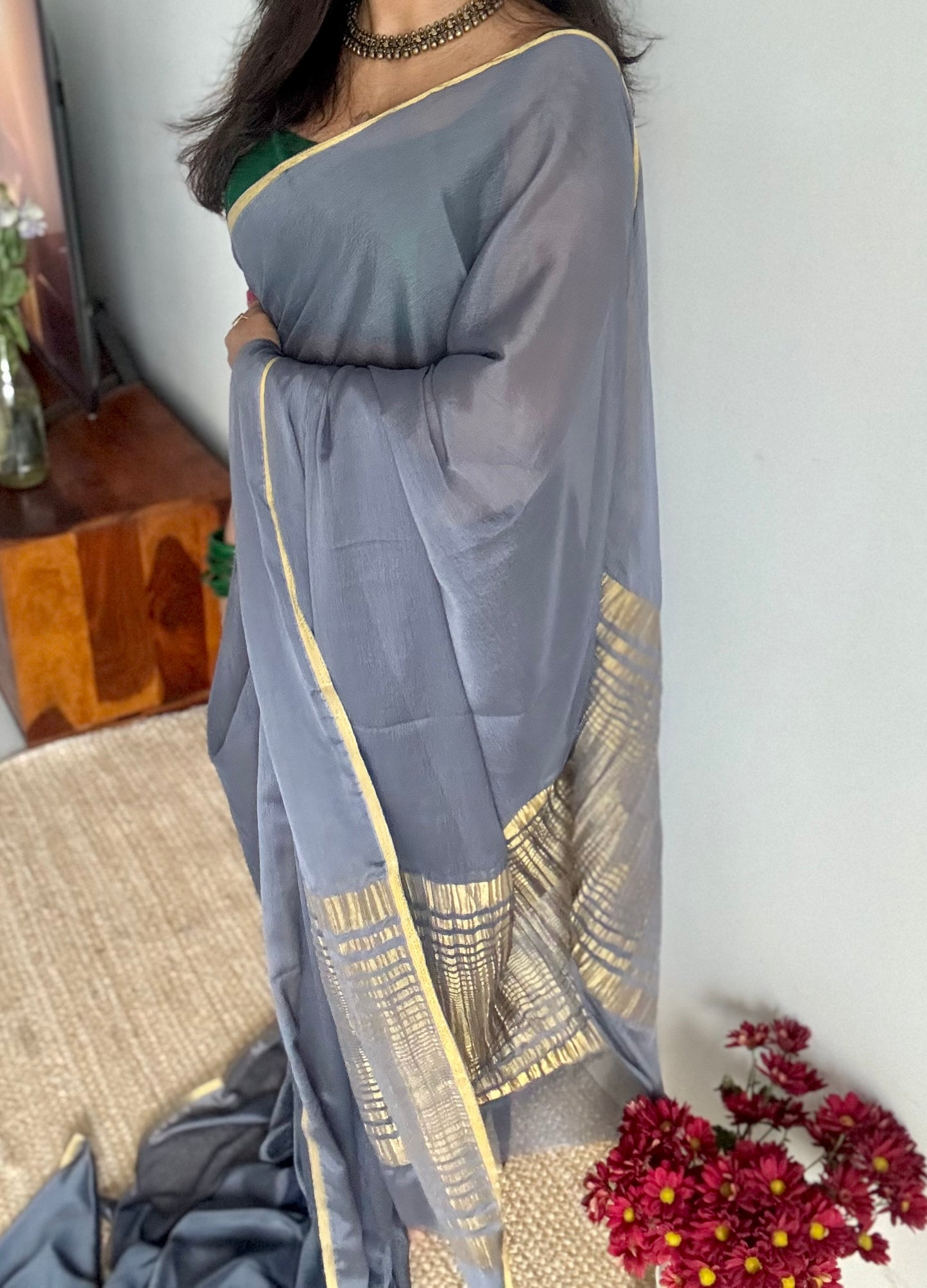 Grey chiffon with thin gold zari border - YCDESE23