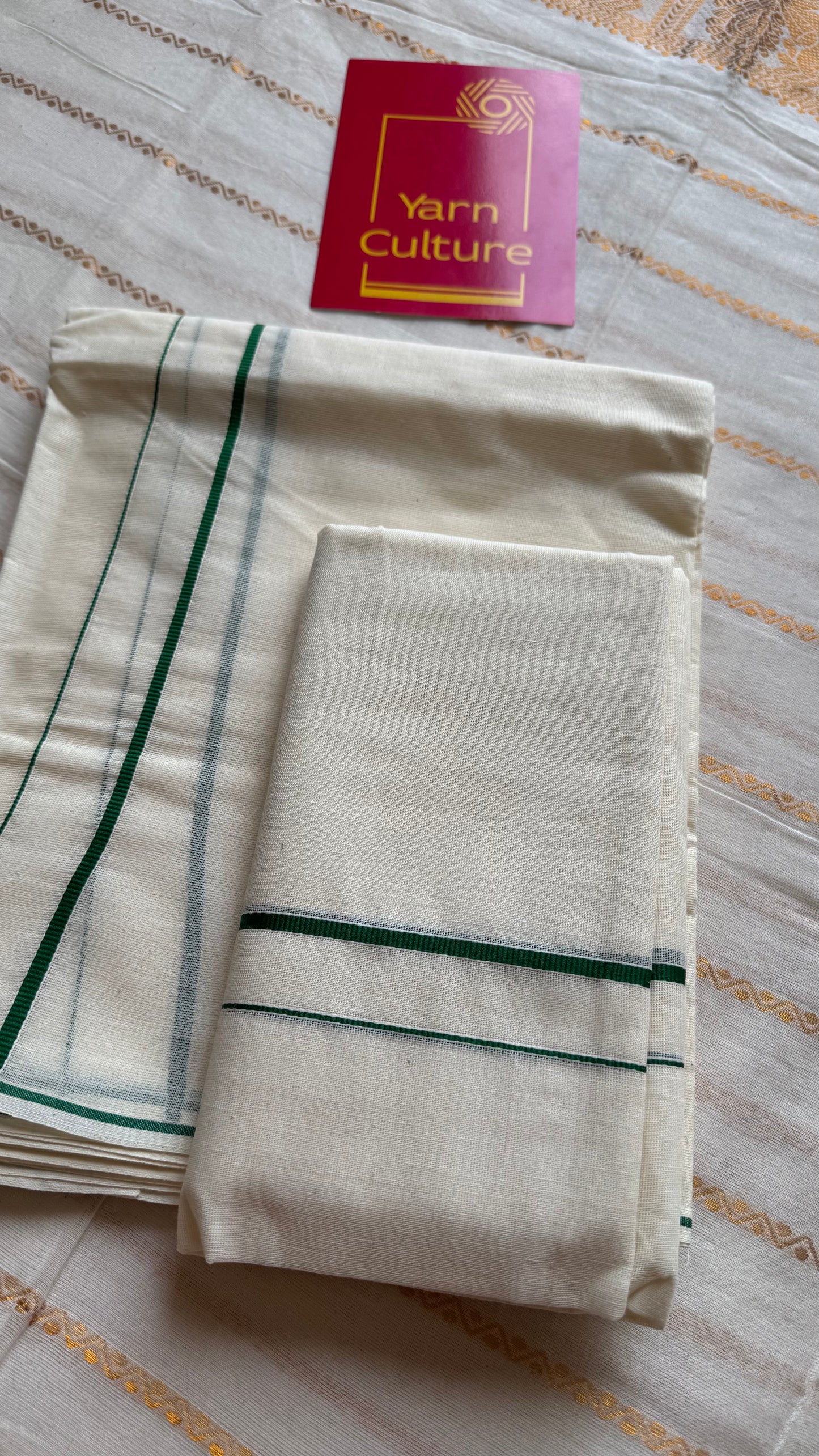 Set mund, kambikkara (thin border) with dark green coloured lines - YCIEON134