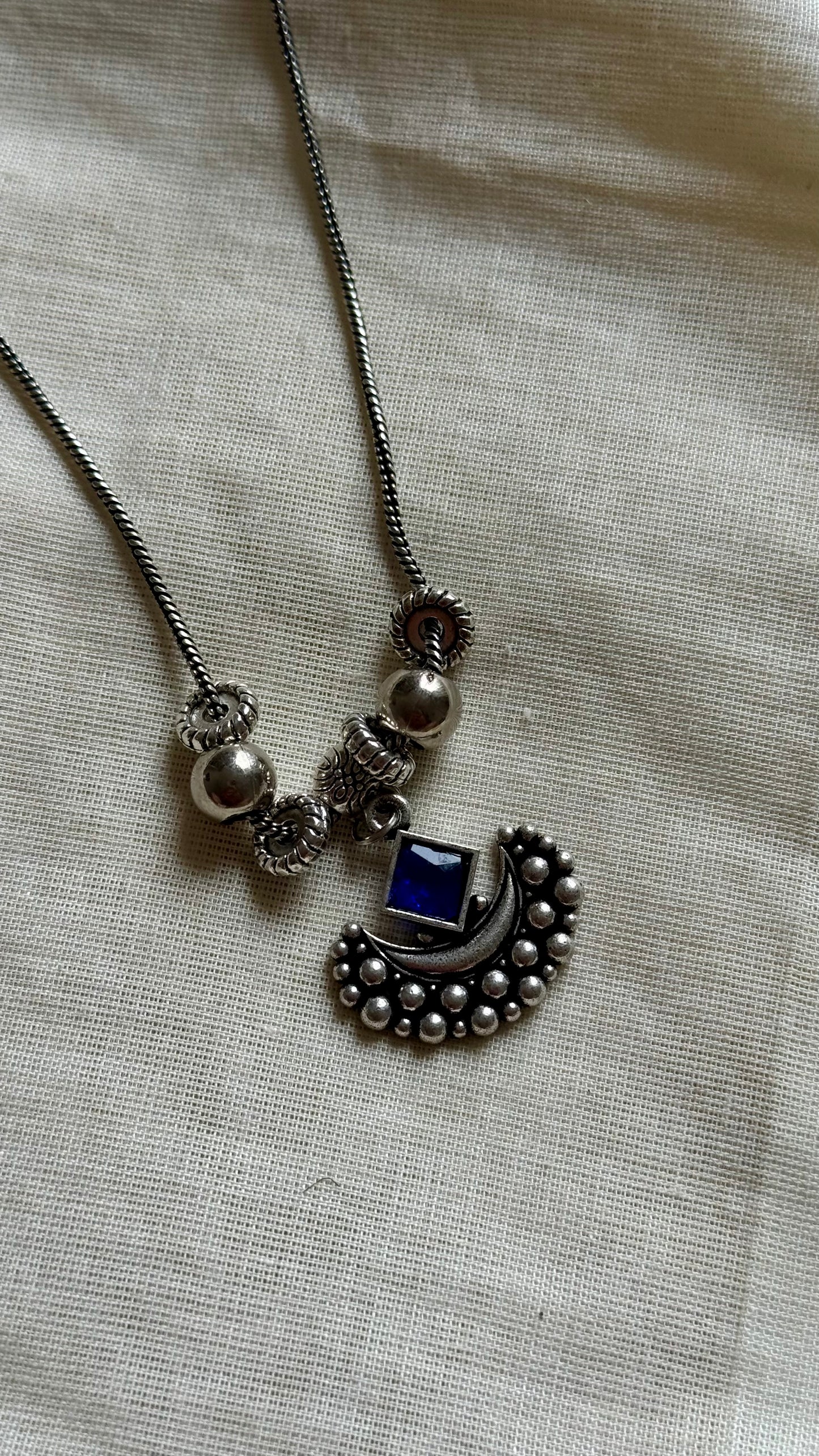 Long neckpiece with blue stone pendant and earrings, oxidised silver - YCOSNP443