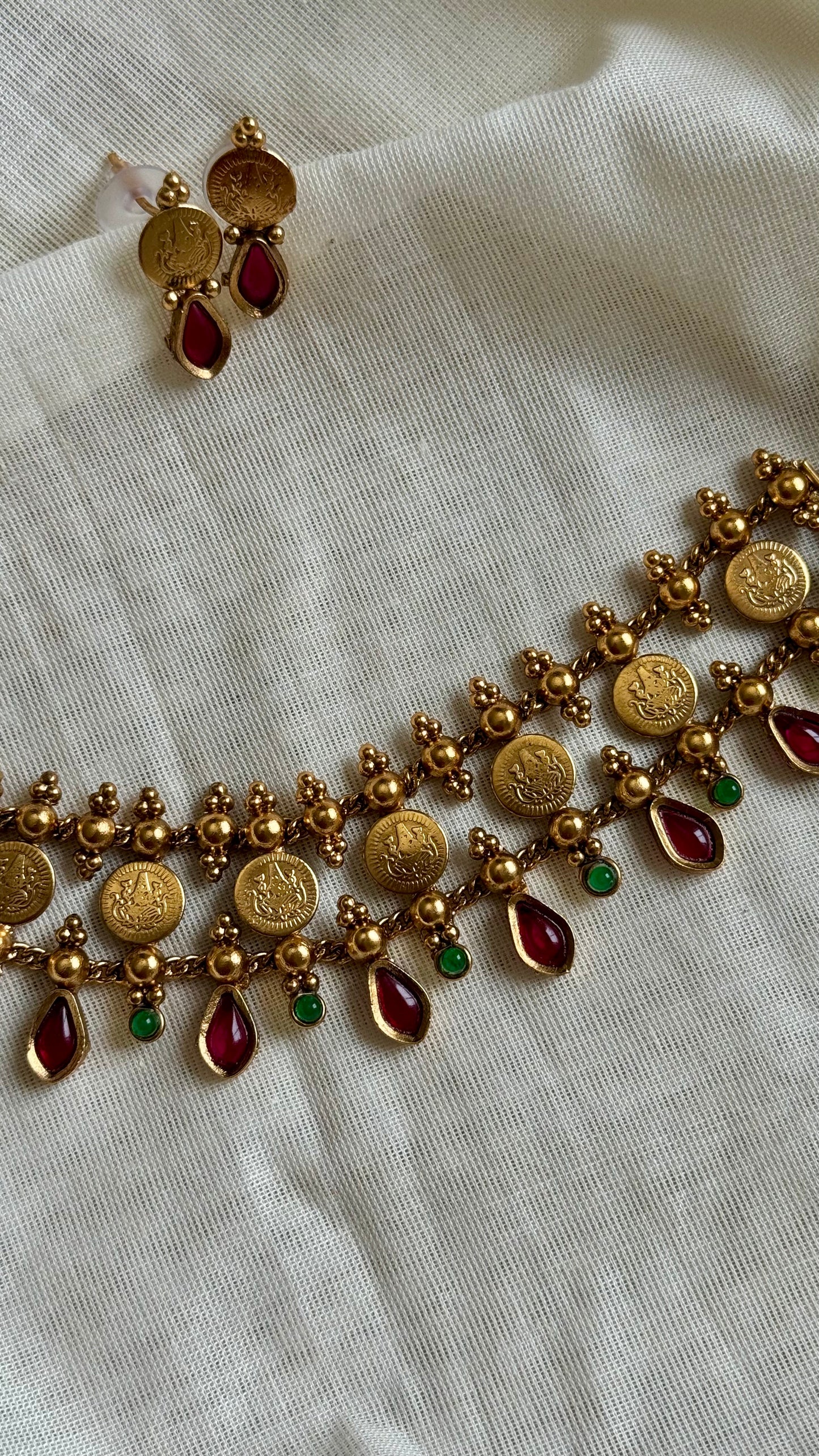 Double layer coin necklace with red and green stones - YCAGC75