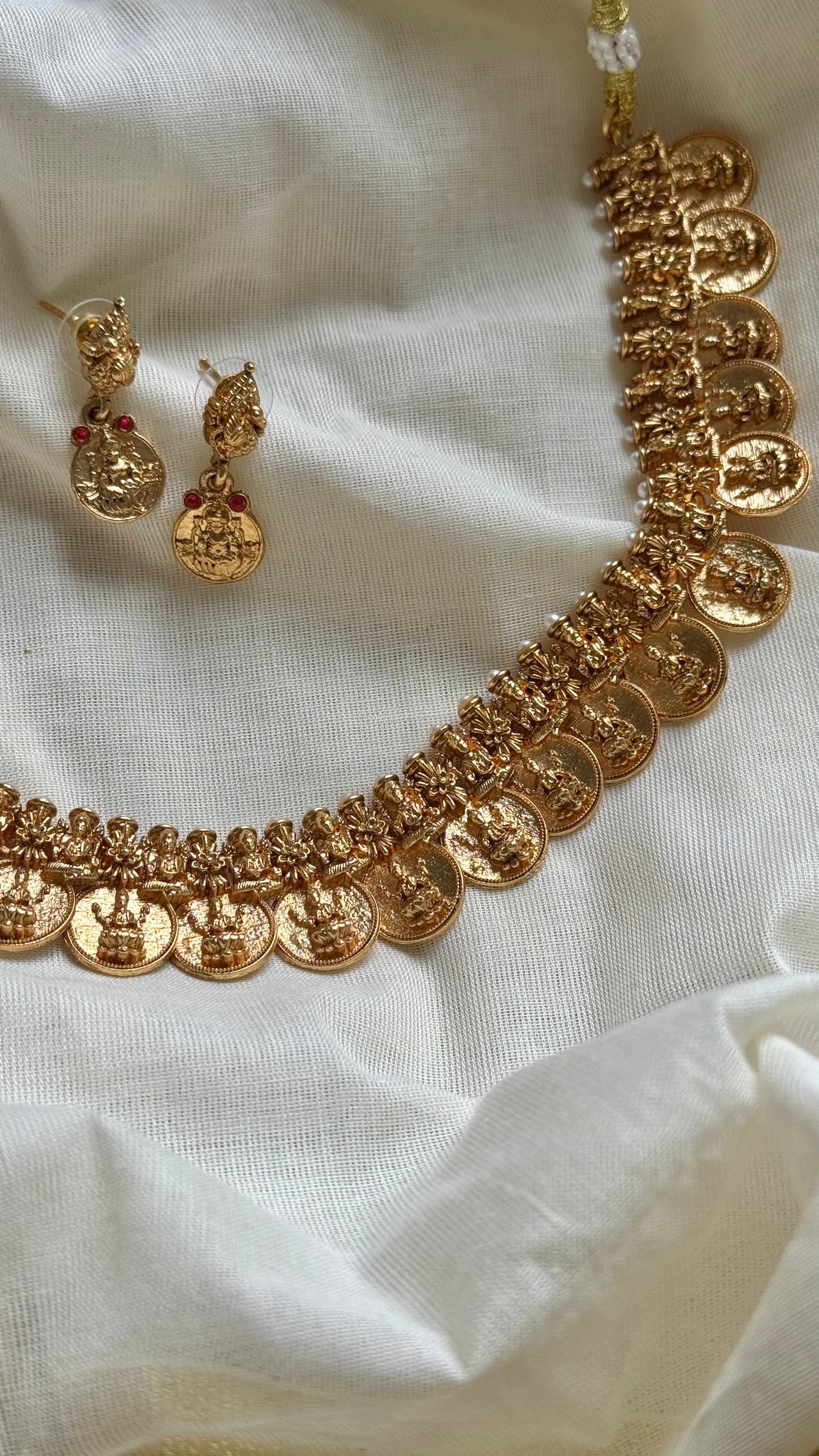Coin necklace with small pearl and stud earrings - YCAGC130