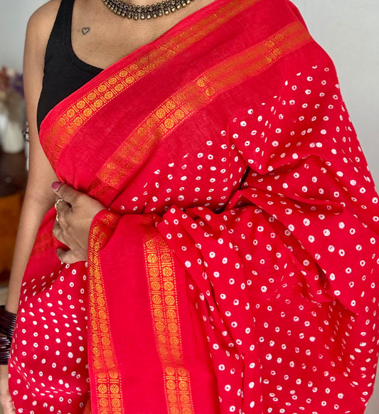 Chilli red, wax dot printed sungudi, kattuchayam dyed madurai cotton - YCCOTNMSAP155