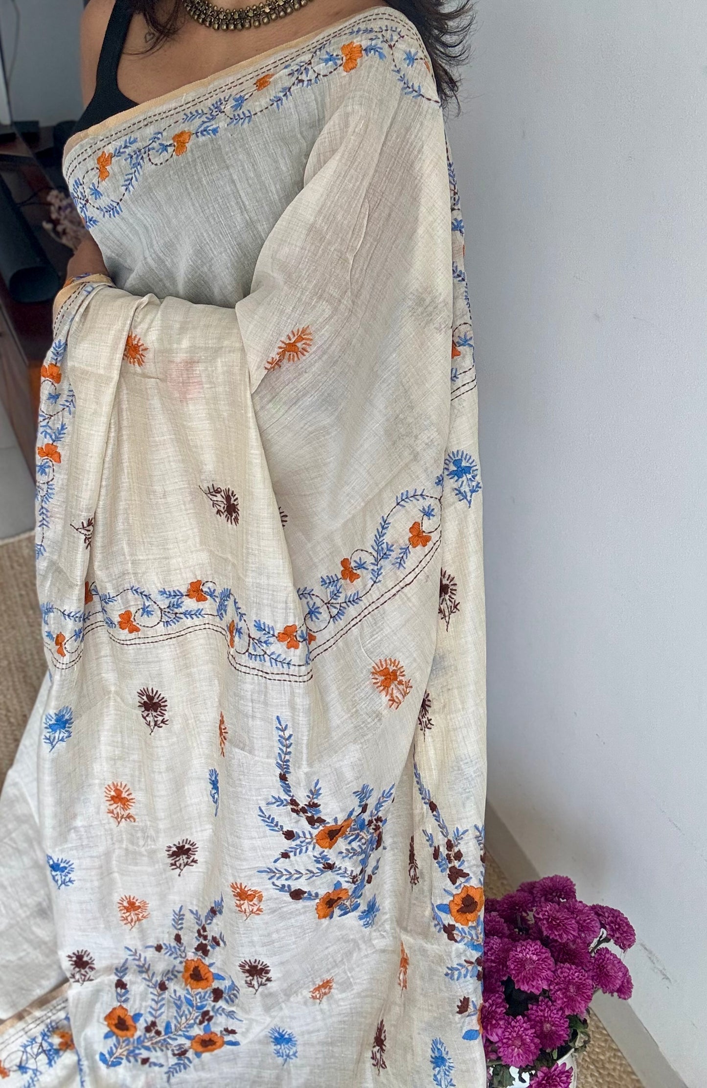 Ivory maheshwari cotton silk blend with yellow and blue floral kantha threadwork - YCBLAUMK11